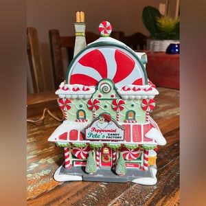 Department 56 Peppermint Pete’s, North Pole Series, Limited Edition (2010) BNIB.